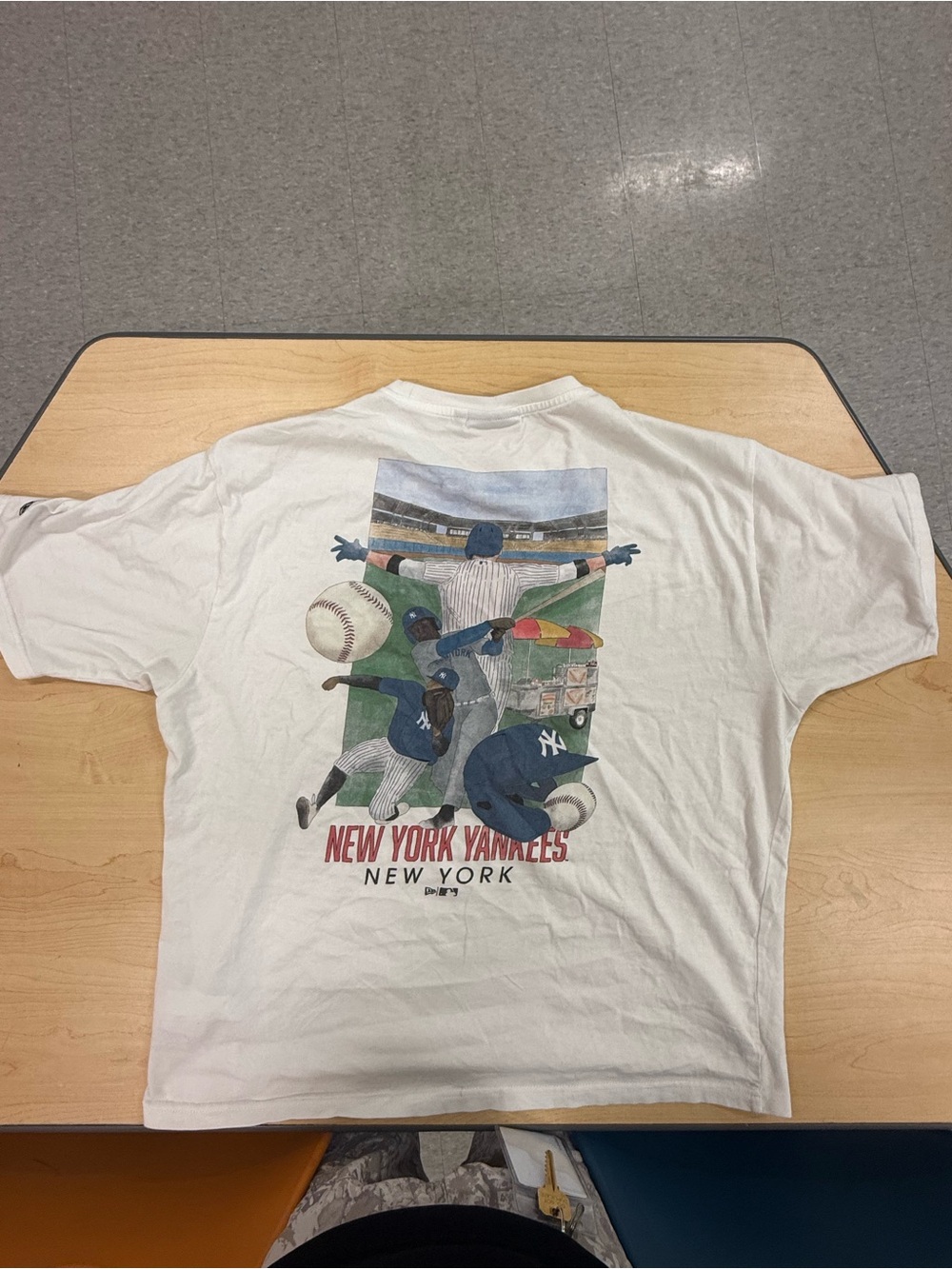 New Era White New York Yankees Graphic Tee with Blue and Red Accents